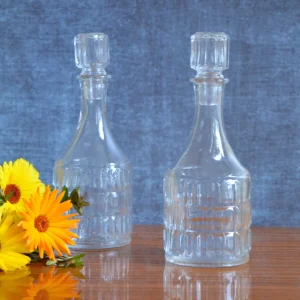 Fiole en verre avec bouchon